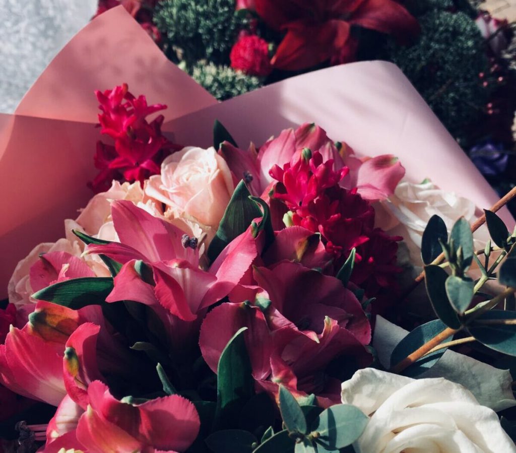 Symbolic Meaning of Giving Lilies. Express love, innocence & sweet life